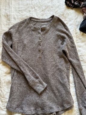 American Eagle Outfitters Heather Taupe Henley Knit Top